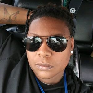 Meet your Posher, Ebbonie